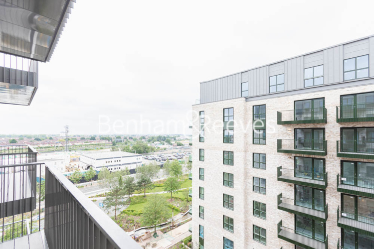 1  bedroom flat to rent in Greenleaf Walk, Southall, UB1-image 12