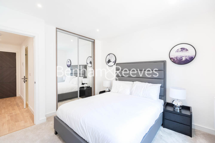 1  bedroom flat to rent in Accolade Avenue, Southall, UB1-image 3