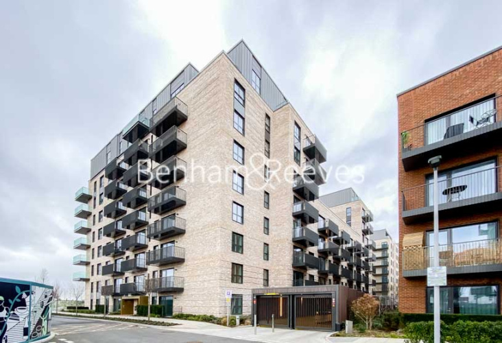 1  bedroom flat to rent in Greenleaf Walk, Southall, UB1-image 17