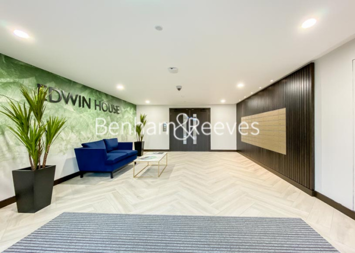 1  bedroom flat to rent in Greenleaf Walk, Southall, UB1-image 21