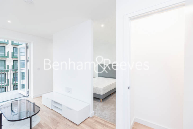 1  bedroom flat to rent in Greenleaf Walk, Southall, UB1-image 25