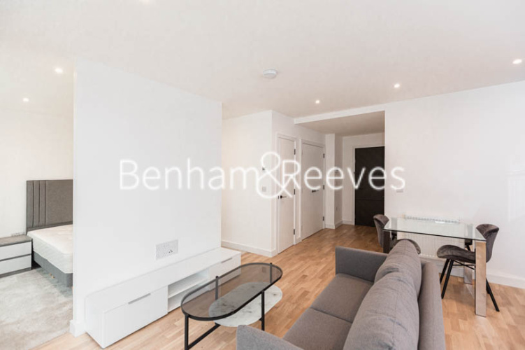 1  bedroom flat to rent in Greenleaf Walk, Southall, UB1-image 29