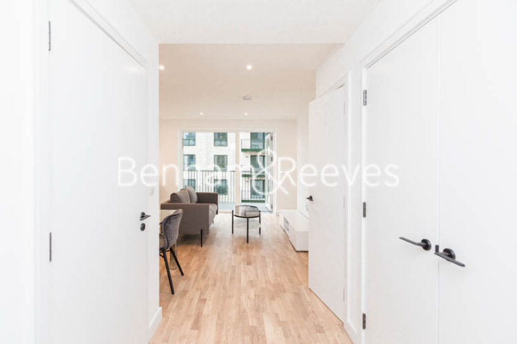 1  bedroom flat to rent in Greenleaf Walk, Southall, UB1-image 30