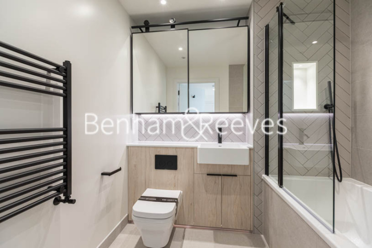 1  bedroom flat to rent in Greenleaf Walk, Southall, UB1-image 4