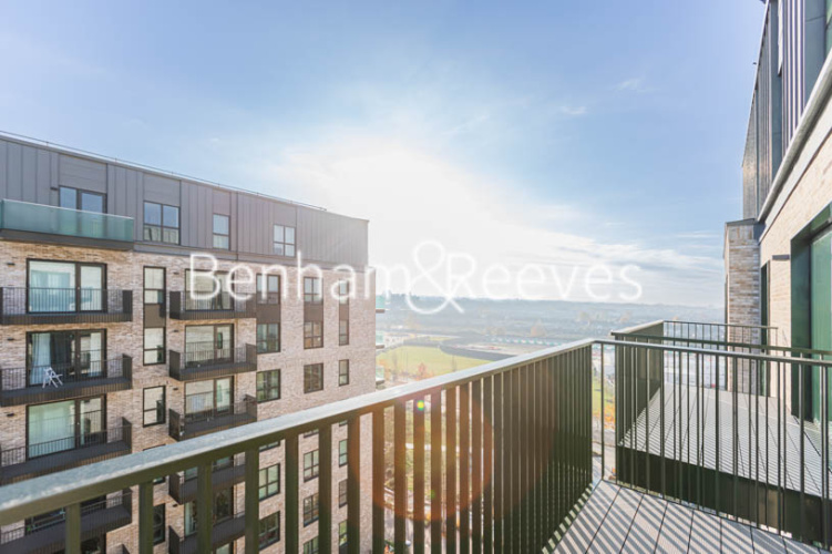 1  bedroom flat to rent in Greenleaf Walk, Southall, UB1-image 5