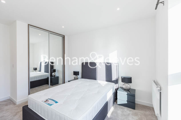 1  bedroom flat to rent in Greenleaf Walk, Southall, UB1-image 8