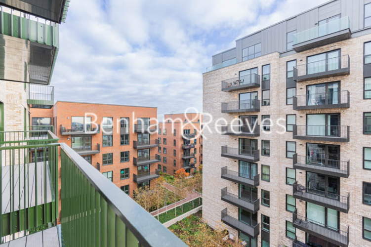 1 bedroom flat to rent in Greenleaf Walk, Southall, UB1-image 9