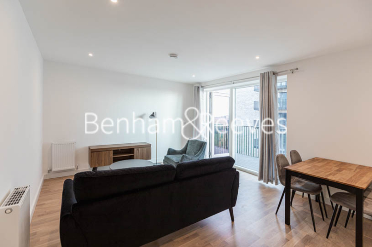 1 bedroom flat to rent in Greenleaf Walk, Southall, UB1-image 12