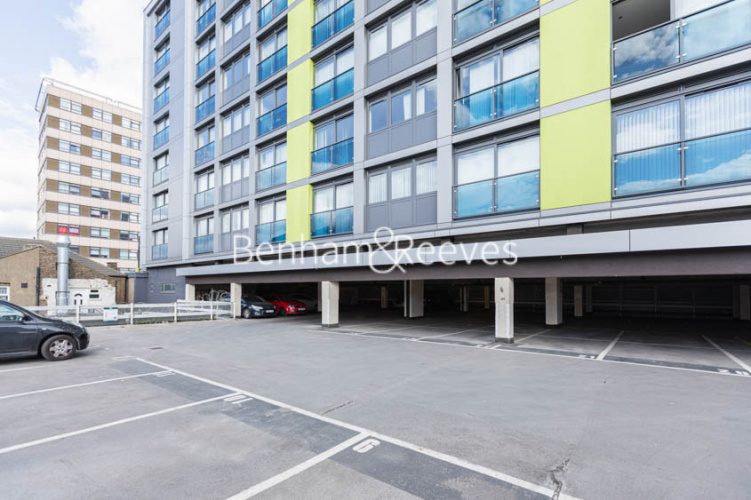 Studio flat to rent in Station Road, Hayes, UB3-image 6