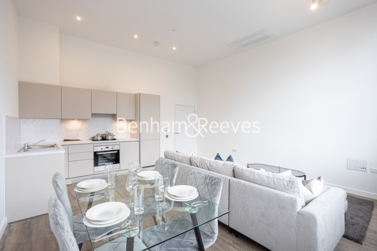 1  bedroom flat to rent in Carnation Gardens, Hayes, UB3-image 3