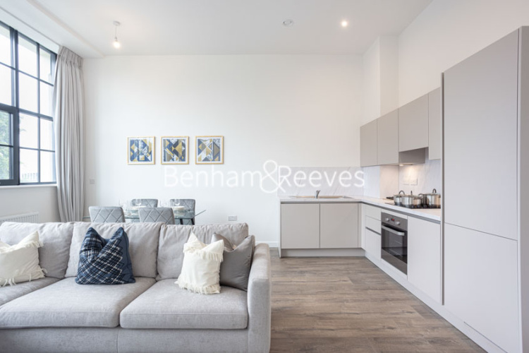 1  bedroom flat to rent in Carnation Gardens, Hayes, UB3-image 7