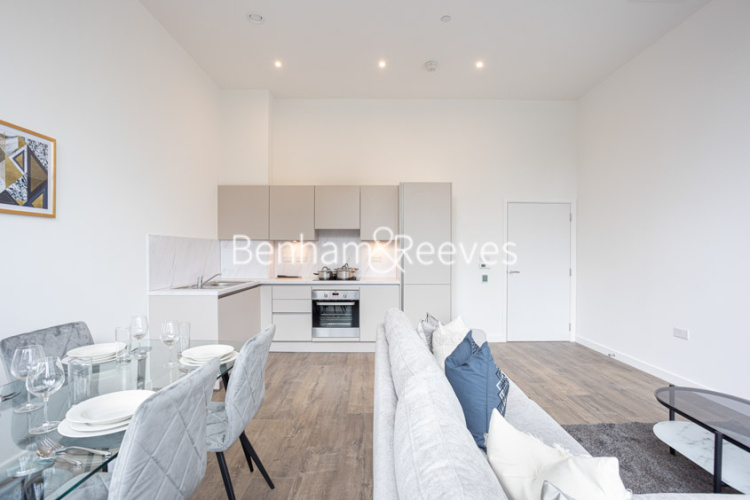 1  bedroom flat to rent in Carnation Gardens, Hayes, UB3-image 12