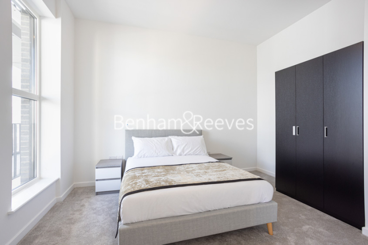 1  bedroom flat to rent in Carnation Gardens, Hayes, UB3-image 3