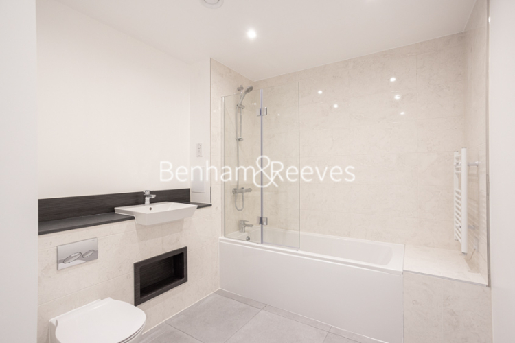 1  bedroom flat to rent in Carnation Gardens, Hayes, UB3-image 4