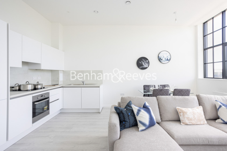 1  bedroom flat to rent in Carnation Gardens, Hayes, UB3-image 6