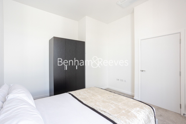 1  bedroom flat to rent in Carnation Gardens, Hayes, UB3-image 8