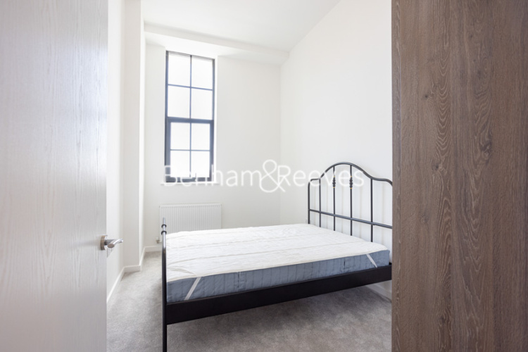 2  bedrooms flat to rent in Carnation Gardens, Hayes, UB3-image 9