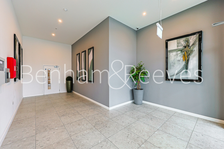 2  bedrooms flat to rent in Carnation Gardens, Hayes, UB3-image 16