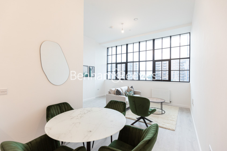 1  bedroom flat to rent in Carnation Gardens, Hayes, UB3-image 3