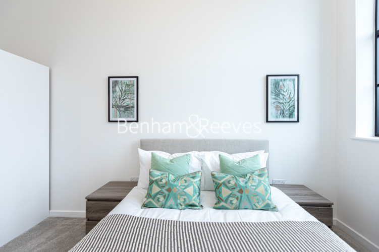 1  bedroom flat to rent in Carnation Gardens, Hayes, UB3-image 12
