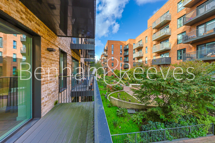 1  bedroom flat to rent in Accolade Avenue, Southall, UB1-image 12