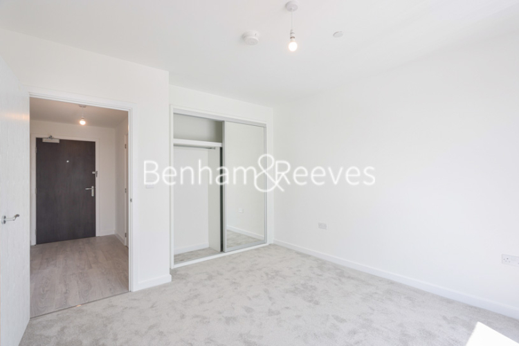 1  bedroom flat to rent in Farine Avenue, Hayes, UB3-image 9