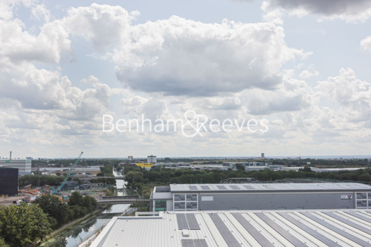 1  bedroom flat to rent in Farine Avenue, Hayes, UB3-image 15