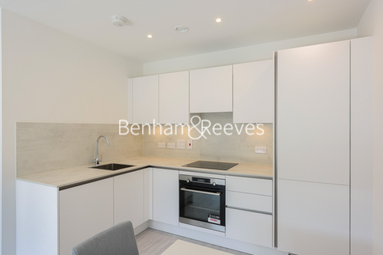 1 bedroom flat to rent in Farine Avenue, Hayes, UB3-image 2