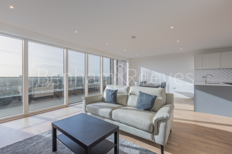 3  bedrooms flat to rent in Accolade Avenue, Southall, UB1-image 1