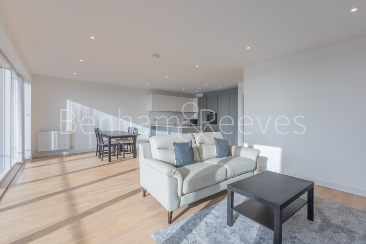 3  bedrooms flat to rent in Accolade Avenue, Southall, UB1-image 8