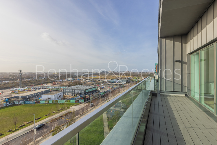 3  bedrooms flat to rent in Accolade Avenue, Southall, UB1-image 12