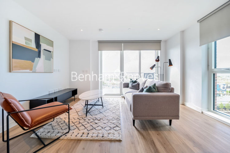 2  bedrooms flat to rent in Cedrus Avenue, Southall, UB1-image 1