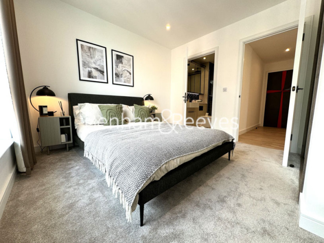 2  bedrooms flat to rent in Sibley House, Accolade Avenue, UB1-image 8