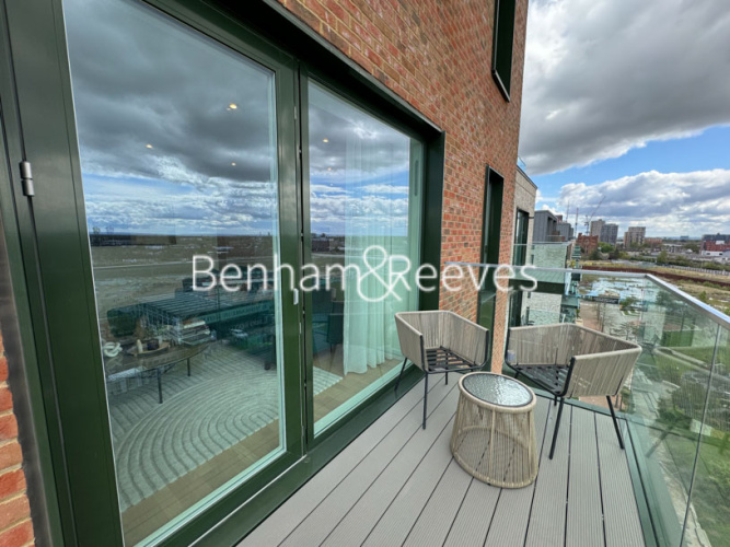 2  bedrooms flat to rent in Sibley House, Accolade Avenue, UB1-image 14