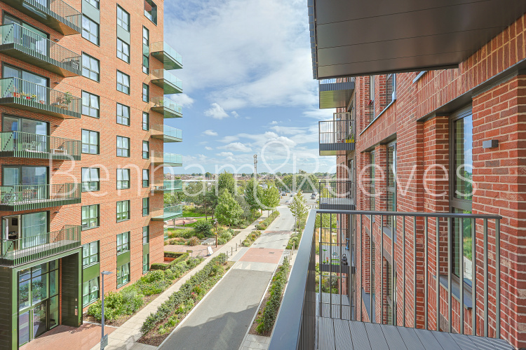 1  bedroom flat to rent in Cedrus Avenue, Southall, UB1-image 5
