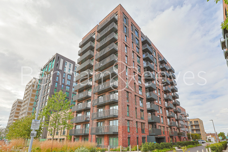 1  bedroom flat to rent in Cedrus Avenue, Southall, UB1-image 6