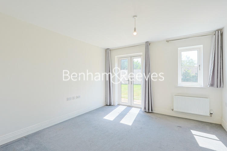 1  bedroom flat to rent in Palomino Close, Hayes, UB4-image 1