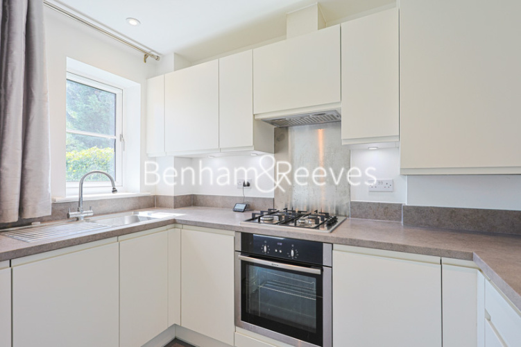 1  bedroom flat to rent in Palomino Close, Hayes, UB4-image 2