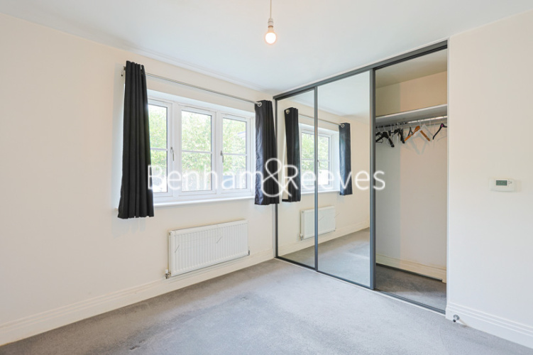 1  bedroom flat to rent in Palomino Close, Hayes, UB4-image 13