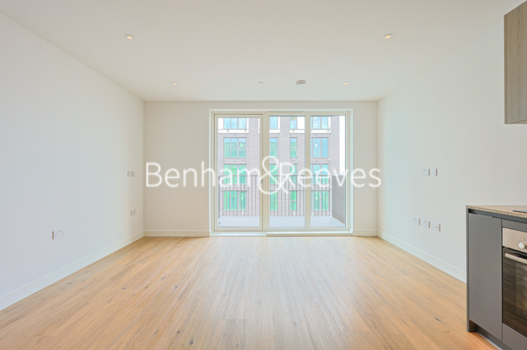 1  bedroom flat to rent in Cedrus Avenue, Southall, UB1-image 1