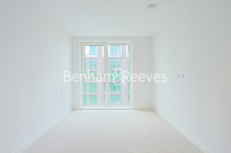 1  bedroom flat to rent in Cedrus Avenue, Southall, UB1-image 3