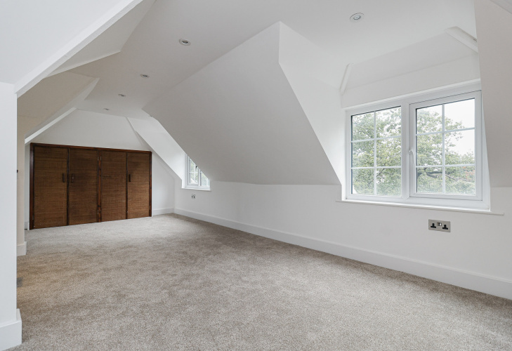 5  bedrooms house to rent in Swakeleys Road, Uxbridge, UB10-image 3