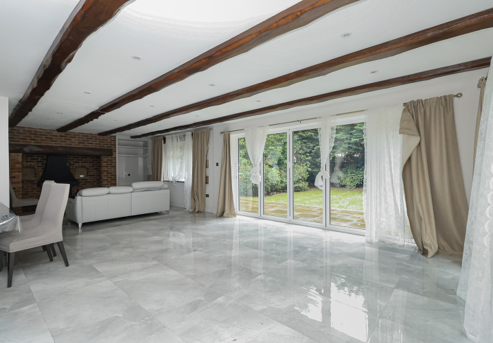 5  bedrooms house to rent in Swakeleys Road, Uxbridge, UB10-image 7