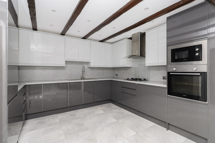 5  bedrooms house to rent in Swakeleys Road, Uxbridge, UB10-image 8