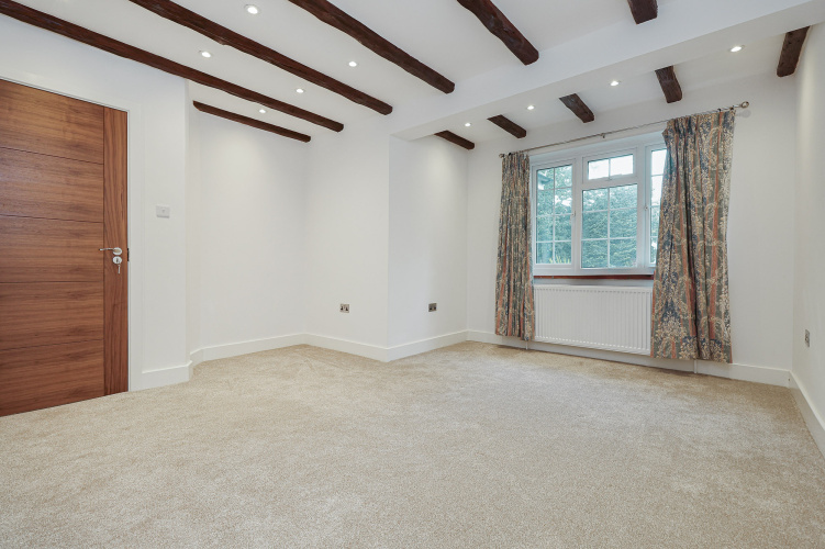 5  bedrooms house to rent in Swakeleys Road, Uxbridge, UB10-image 17