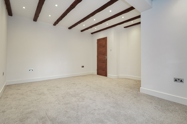 5  bedrooms house to rent in Swakeleys Road, Uxbridge, UB10-image 24