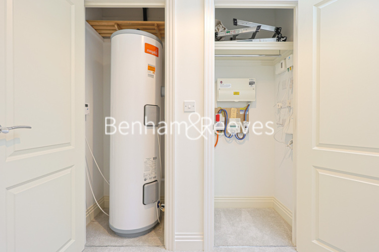 2  bedrooms flat to rent in Commonwealth Place, Slough, SL2-image 20