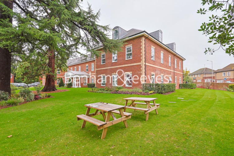 2  bedrooms flat to rent in Commonwealth Place, Slough, SL2-image 21