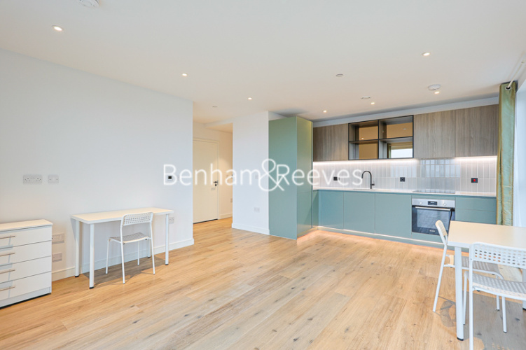 2  bedrooms flat to rent in Iris House, Cedrus Avenue, UB1-image 3