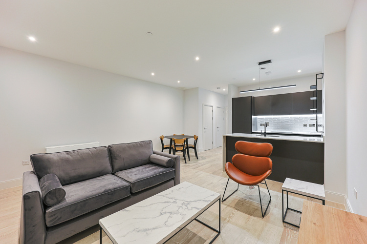 1  bedroom flat to rent in Memorial Avenue, Slough, SL1-image 1